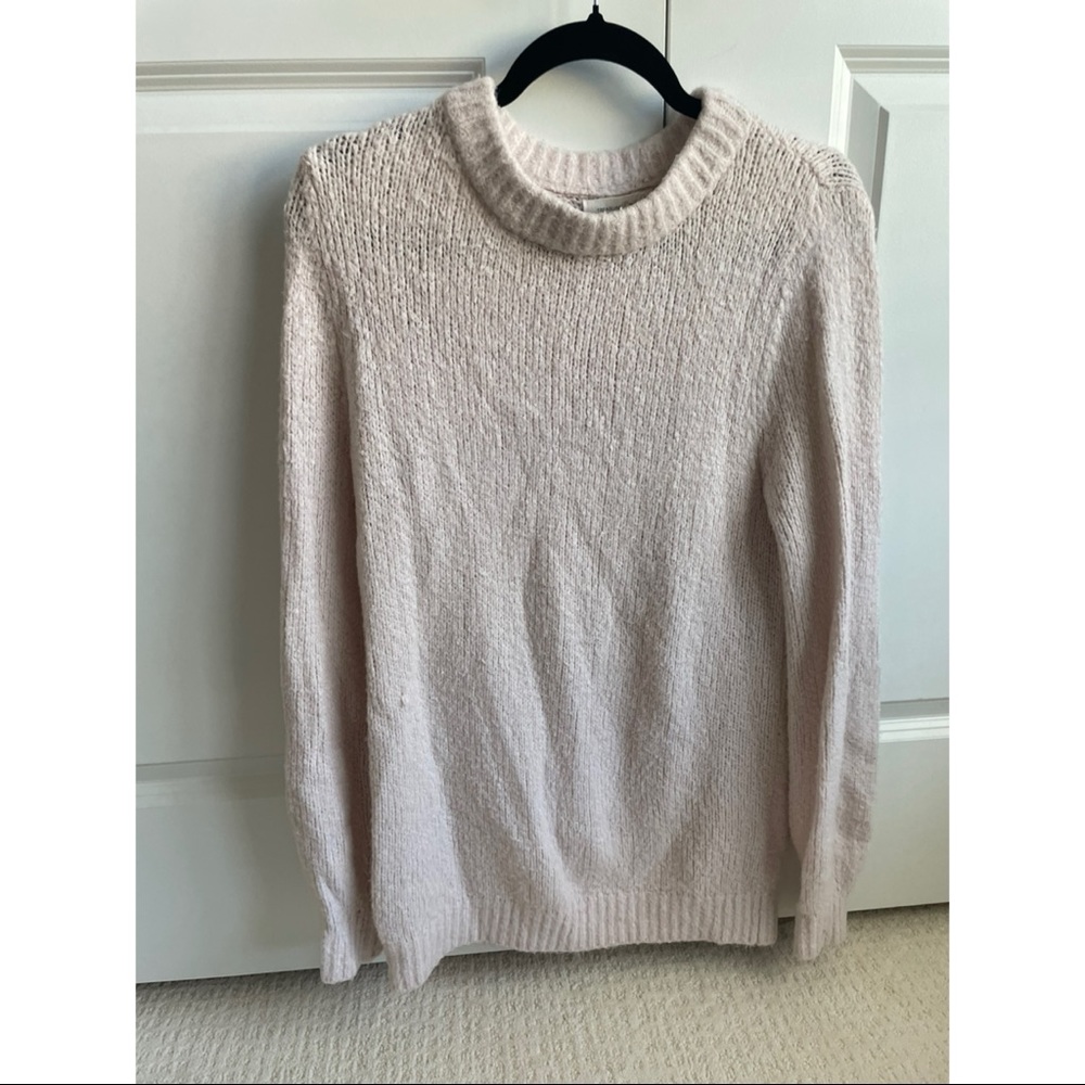 Extremely soft pink sweater, size S